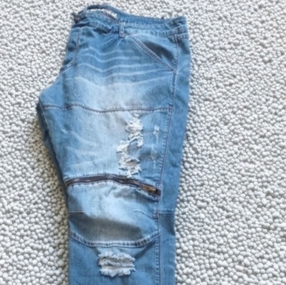 Denim House Distressed Button Fly Jeans (44x31)